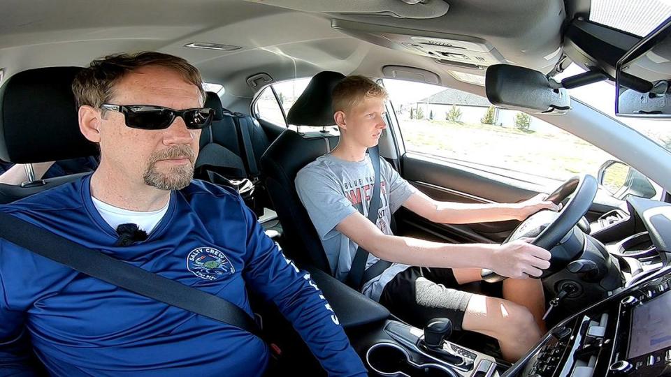 Roger Carson, lead driving instructor for Johnny Rowlands Driving School, has conducted over 5,000 driving lessons in his retirement job from local radio. He said it’s “gratifying” helping kids who come in apprehensive or pessimistic succeed in the end. Monty Davis/madavis@kcstar.com