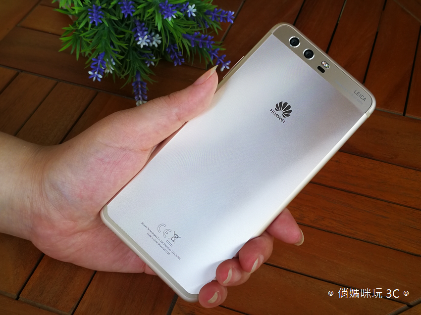 女生也能輕鬆駕馭的專業感！HUAWEI P10 Plus 有三個「徠卡人像」模式，按下拍照按鈕就是媲美單眼的好作品.......開箱/評測/評價/心得/測試