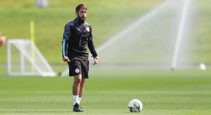 Nicolas Jover with Manchester City (Photo via Charles Watts on Twitter)