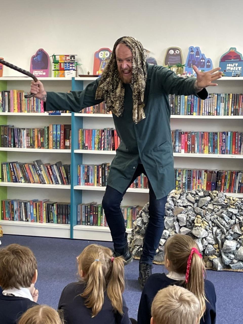 Falmouth Packet: Cornwall Libraries team up with Kernow King to teach children Cornish history