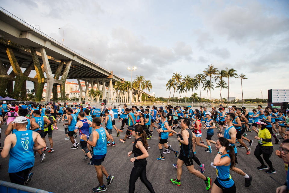 Standard Chartered Singapore Marathon participants running along the Marina Bay area. (PHOTO: Standard Chartered Singapore Marathon)