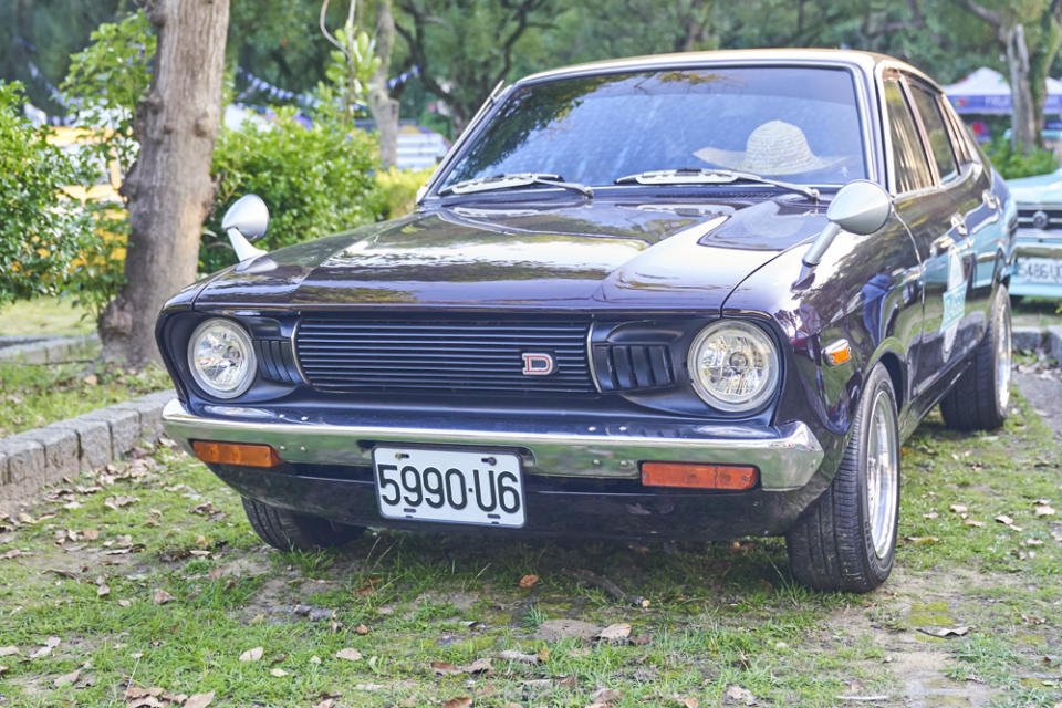 NISSAN SUNNY 301