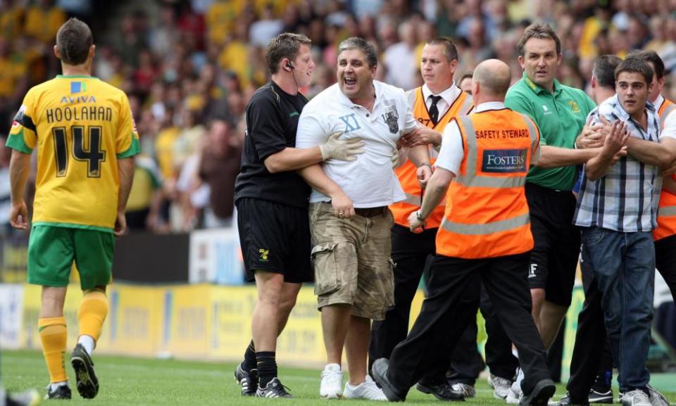 Norwich fans react serenely to a 7-1 defeat at home to Colchester in 2009