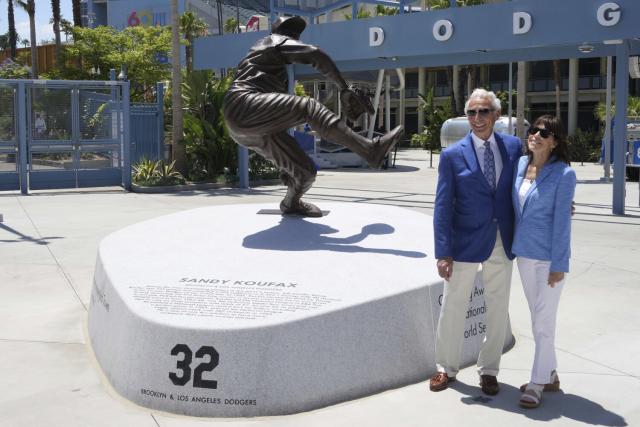Sandy Koufax statue to be unveiled at Dodger Stadium this summer - Jewish  Telegraphic Agency