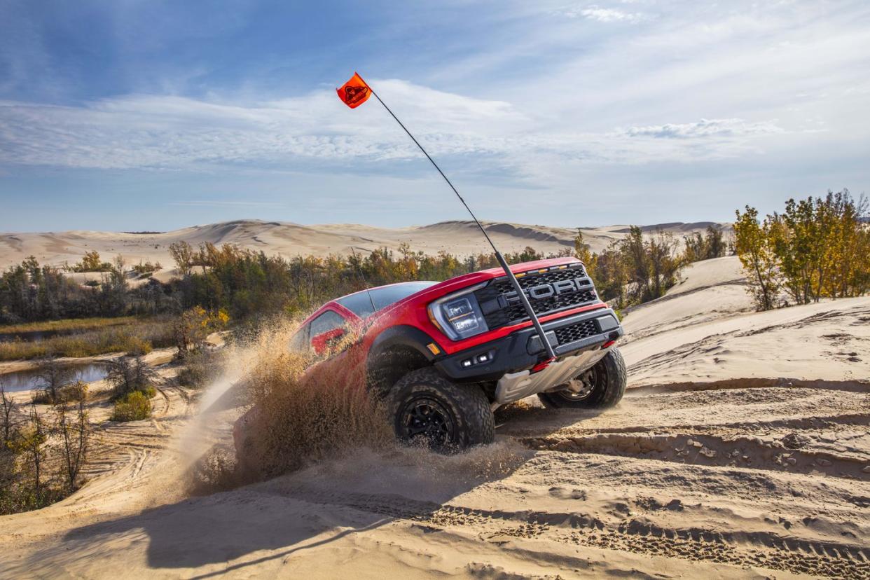 preproduction 2023 f 150 raptor r with aftermarket flag and optional equipment available late 2022 professional driver on a closed course always consult the raptor supplement to the owner’s manual before off road driving, know your terrain and trail difficulty, and use appropriate safety gear