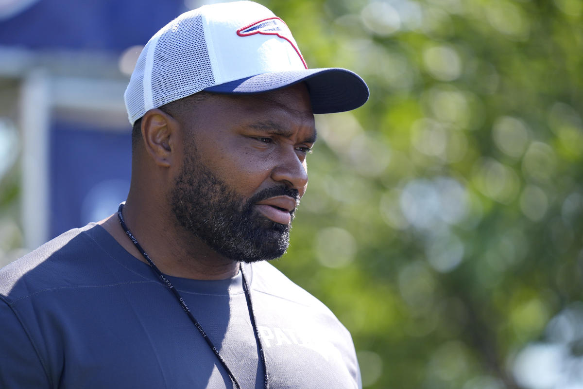 Patriots coach Jerod Mayo issues stern warning to his players about fighting