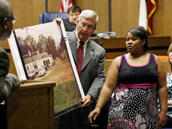 State prosecutor Doug Evans, centre, at Curtis Flowers' 2010 trial (Taylor Kuykendall / The Commonwealth via AP)