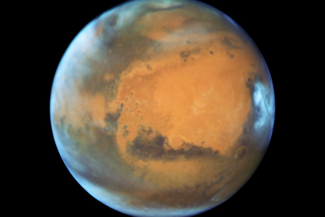 Huge lake: the discovery raises raising the possibility of finding life on the red planet: AP