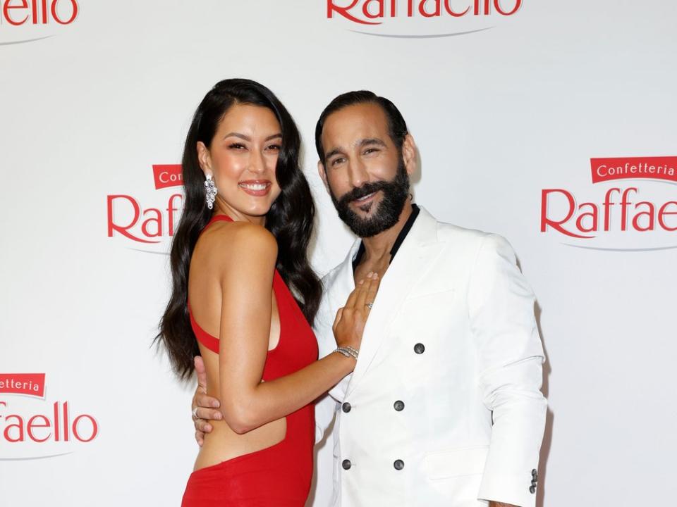 Rebecca Mir und Massimo Sinató beim "Raffaello Summer Dinner" in Berlin (Bild: Getty Images/Franziska Krug for @raffaello.deutschland)