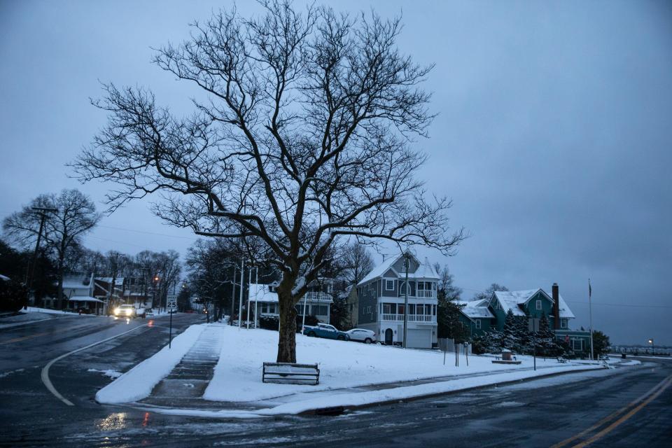 A winter scene along River Avenue. A mix of rain, snow, and sleet falls throughout the Jersey Shore as day breaks. 
Island Heights, NJ
Tuesday, January 16, 2024