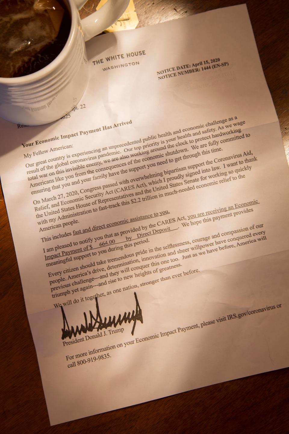 A one-page letter from President Trump started arriving over the weekend in the mailboxes of millions of Americans who received stimulus payments of up to $1,200 under a new law designed to help the economy recover from the fallout of the coronavirus pandemic. One side of the letter was in English, the other in Spanish. 