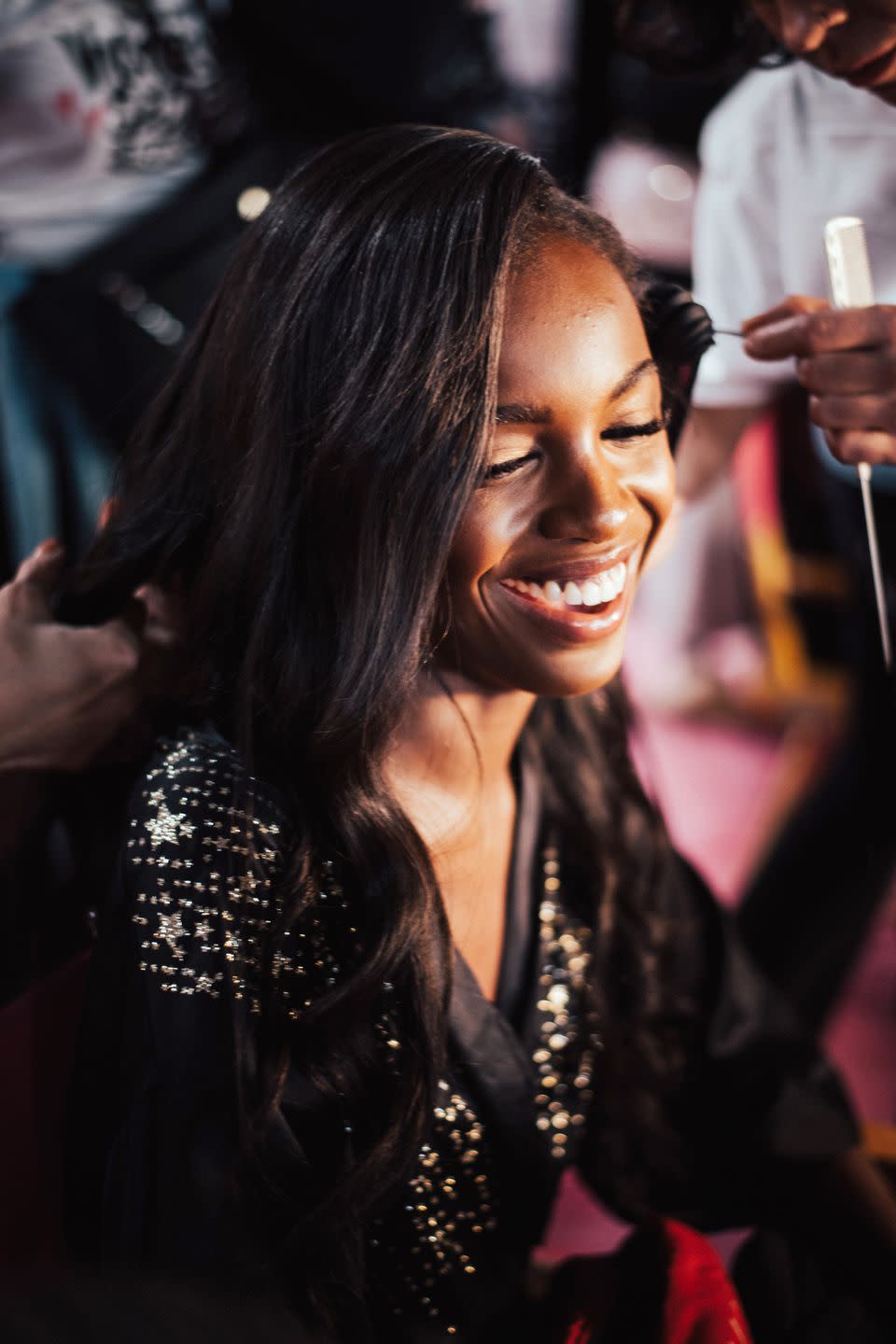 <p>Leomie Anderson gets her hair done</p>