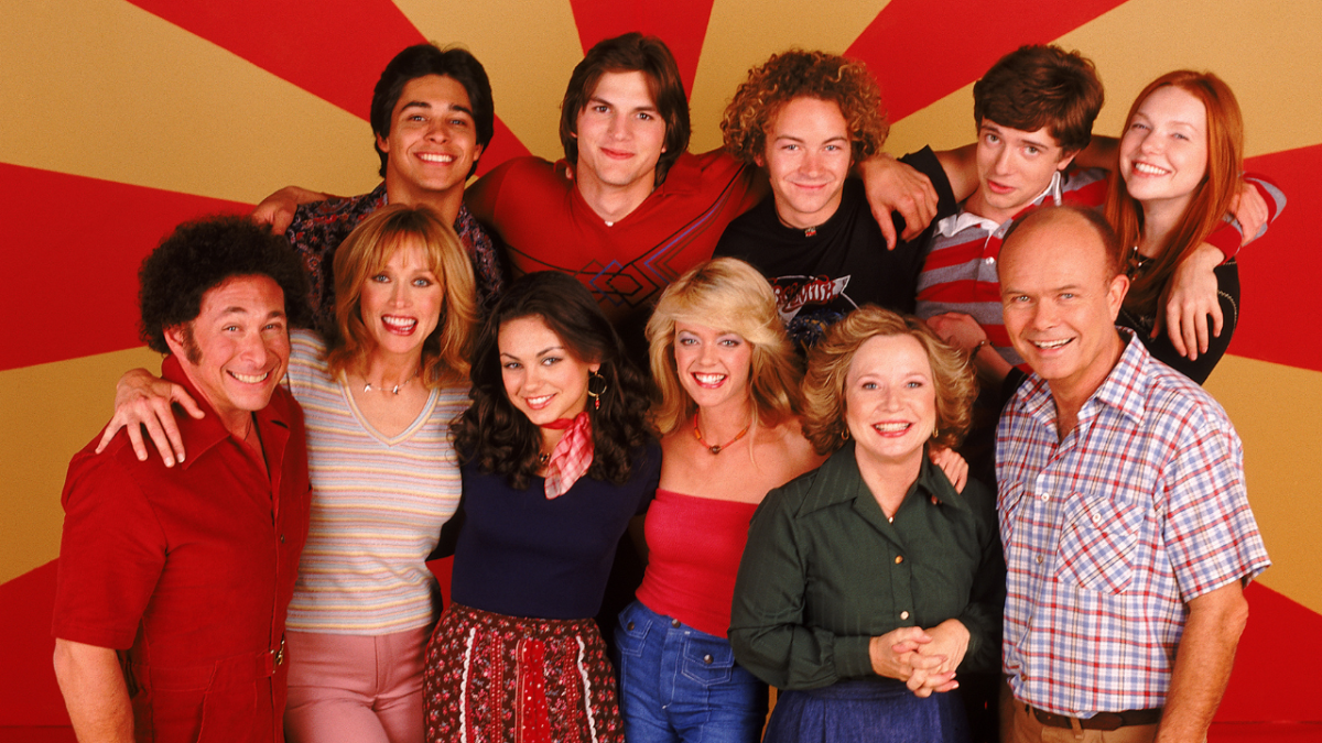 25 Years Later, See Pictures Of The Cast Of That '70s Show Including Mila  Kunis, Ashton Kutcher, Topher Grace, And More