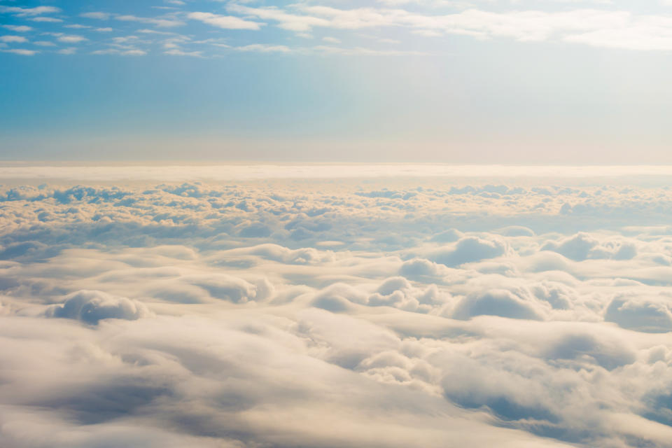 Image of clouds in the sky.