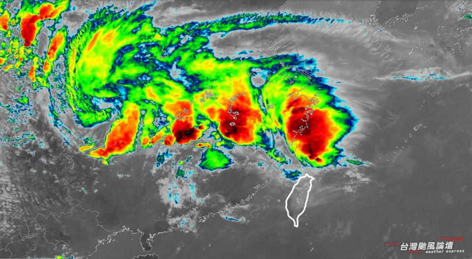 <strong>目前有道鋒面在大陸長江流域一代造成大雷雨，這波鋒面將在18日掠過台灣，屆時可能從北部開始降雨。（圖／翻攝自Facebook@台灣颱風論壇｜天氣特急）</strong>