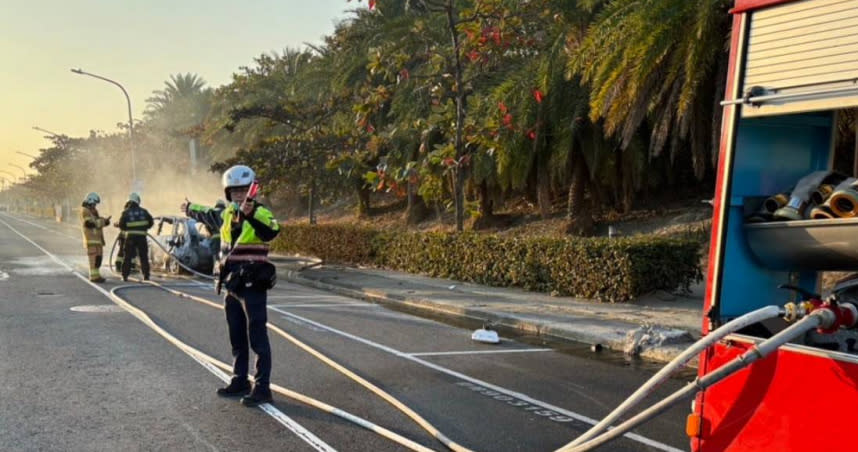 檢警解剖高雄一家5口命案，案發前全家開車出遊自撞逃出火海。（圖／報系資料照）