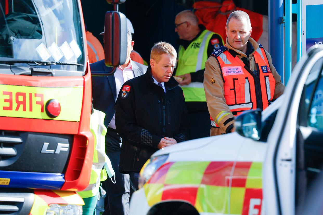 Prime Minister Chris Hipkins arrives at the scene after a fire at Loafers Lodge (Getty Images)