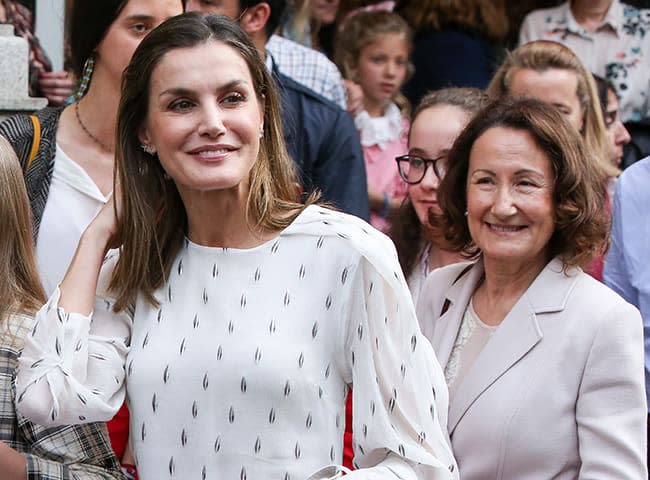 queen-letizia-mother