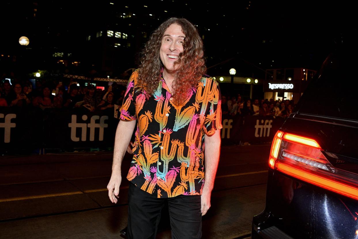 Watch 'Weird Al' Yankovic Perform 'Peaches' With Presidents Of The United States Of America's Chris Ballew