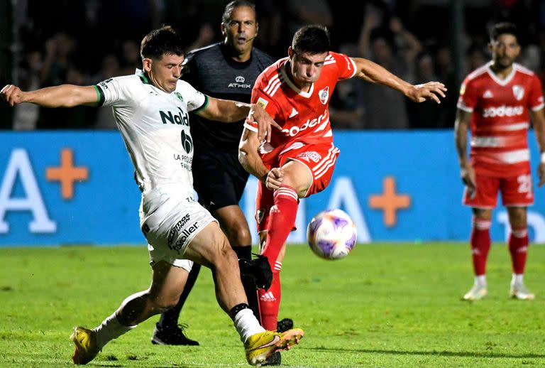 Frente a Sarmiento, River dio otro paso certero en su funcionamiento