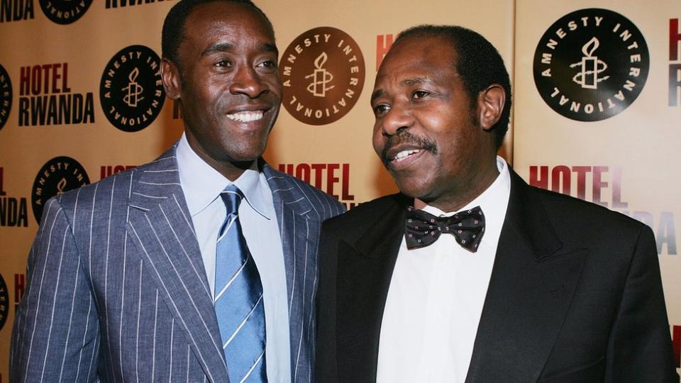 Don Cheadle y Paul Rusesabagina.