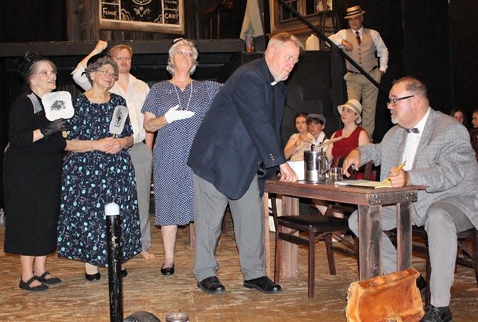 Bonnie Seals, Jan Kiikka, Margi Wysong, Jeff Howard, Jim Hoskinson and Colin Dygert in a scene from "Inherit the Wind."