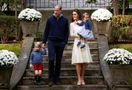 Britain's Prince William, Catherine, Duchess of Cambridge, Prince George and Princess Charlotte arrive at a children's party at Government House in Victoria, British Columbia, Canada, September 29, 2016. REUTERS/Chris Wattie