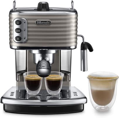 Coffee lovers, you can now save a huge £105 on this De’Longhi barista-style espresso and cappuccino machine