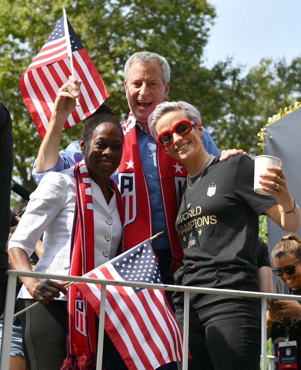 Mayor Bill de Blasio and wife Chirlane McCray posed with Megan Rapinoe.