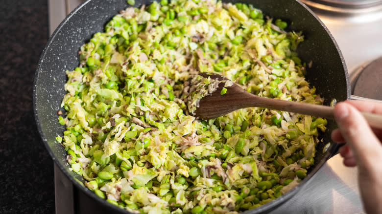 filling cooking in pan 