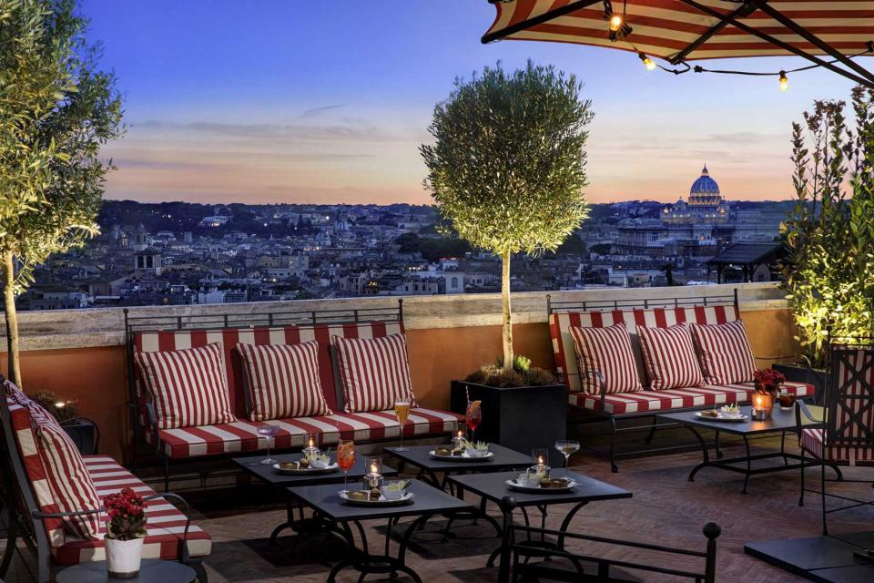 Patio at Hotel de la Ville