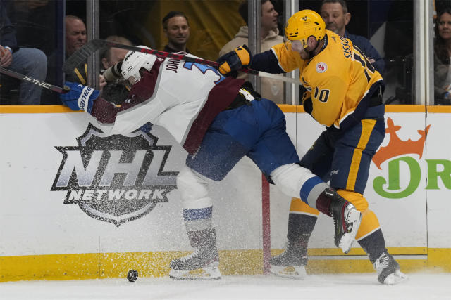 Nathan MacKinnon hat trick clinches division title for Avalanche