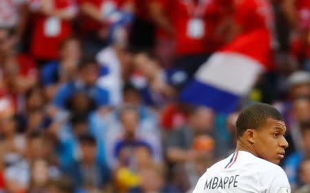 El delantero francés Kylian Mbappé en su encuentro frente a Dinamarca por la Copa del Mundo de la FIFA en Moscú, jun 26, 2018. REUTERS/Kai Pfaffenbach