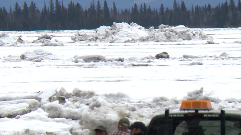 Winnipeg prof to conduct world-first ice jam research