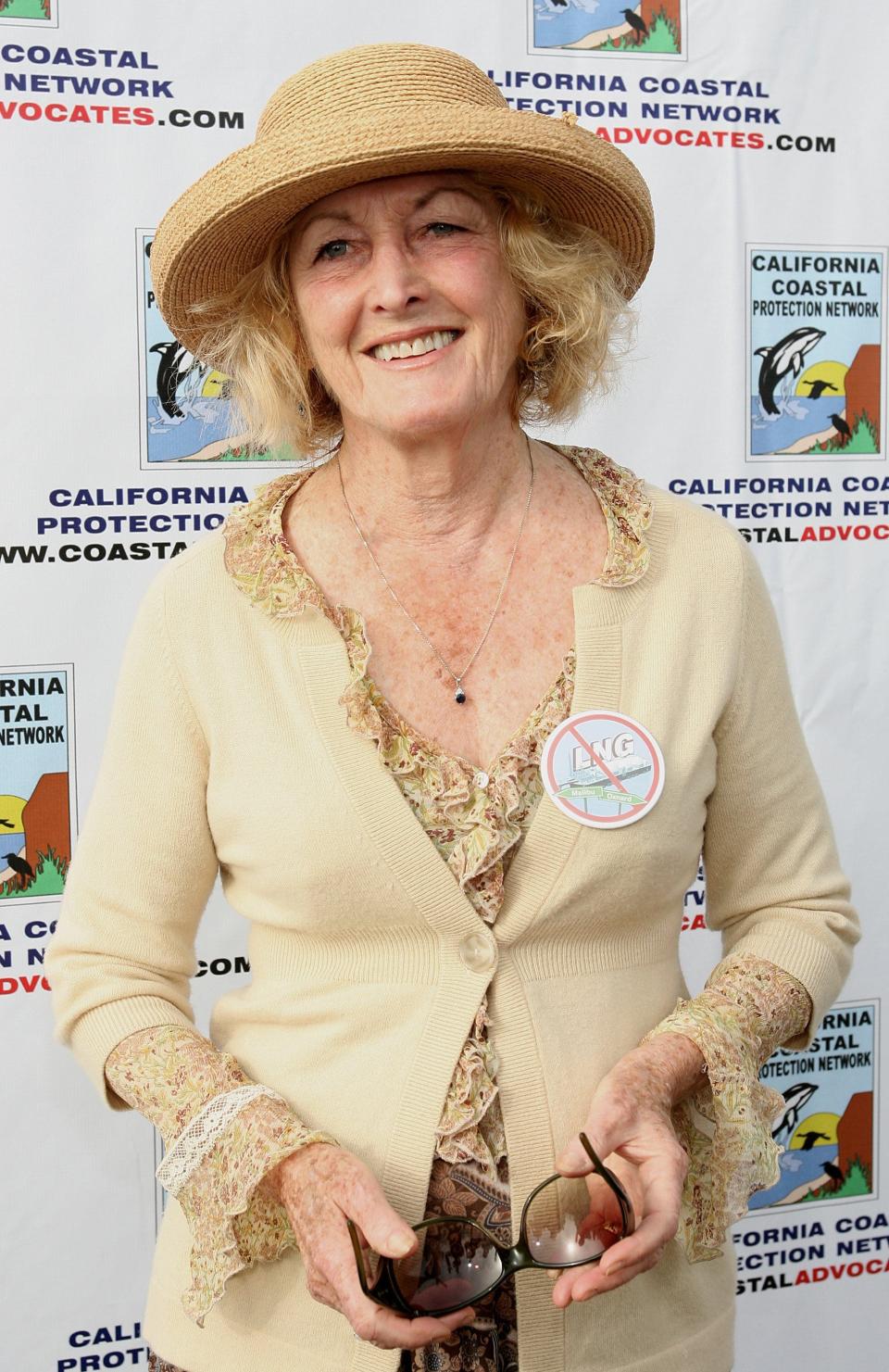 Eileen Ryan attends the Paddle Out Protest at Malibu Surfrider Beach in Malibu, California, in 2006.