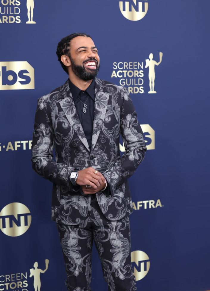 Daveed Diggs arriving at the 28th Screen Actors Guild Awards
