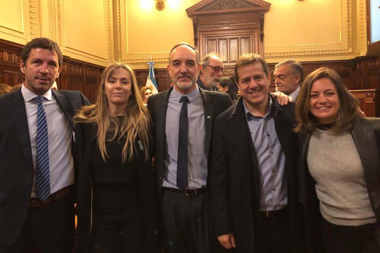 El senador Martín Doñate, en el centro, ratificado por el kirchnerismo como su representante en la Magistratura