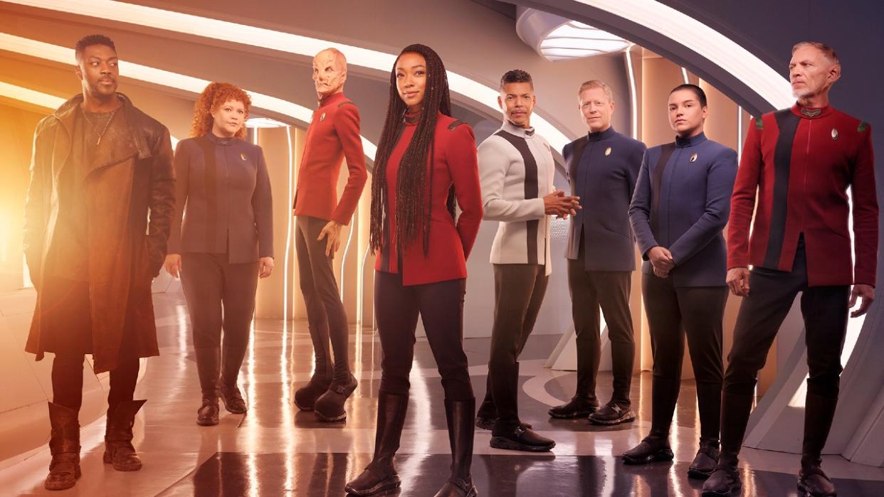  Star Trek: Discovery Season 5 crew. 