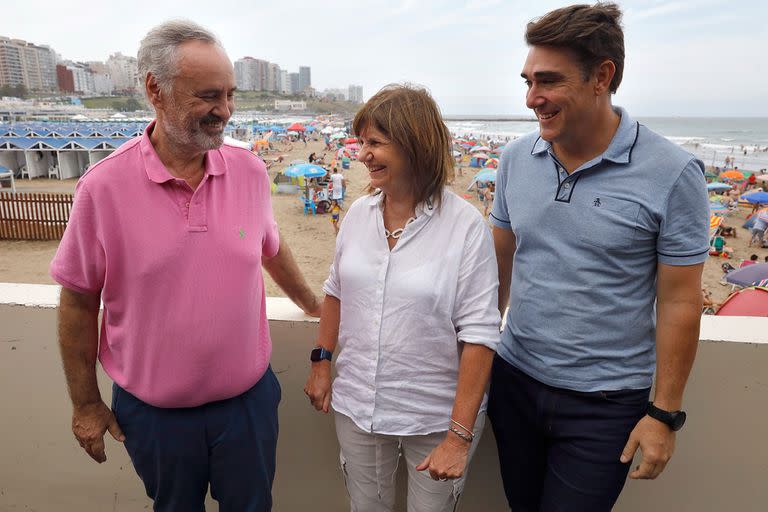 Patricia Bullrich, entre De la Torre e Iguacel