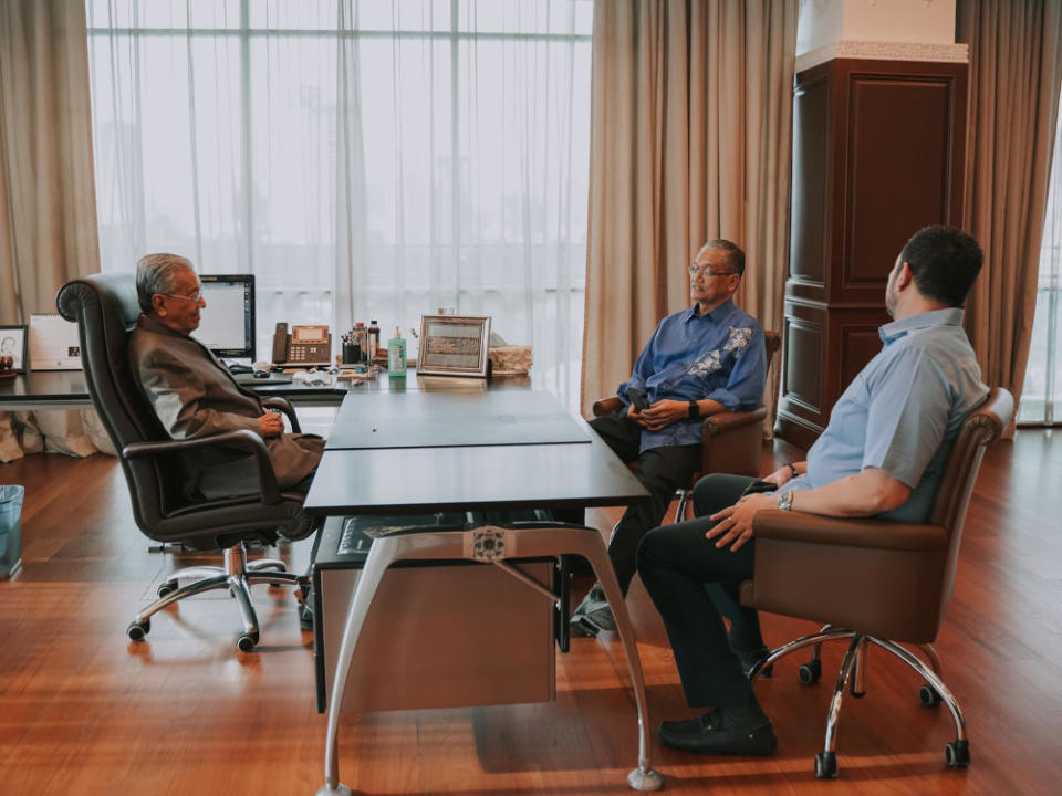 Tun Dr Mahathir Mohamad is seen in a meeting with Datuk Shahruddin Md Salleh together with former Parti Pribumi Bersatu Malaysia secretary-general Datuk Marzuki Yahya June 4, 2020. — Picture via Facebook/Dr. Mahathir bin Mohamad