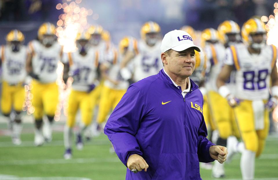 Miles coaching LSU in 2015.