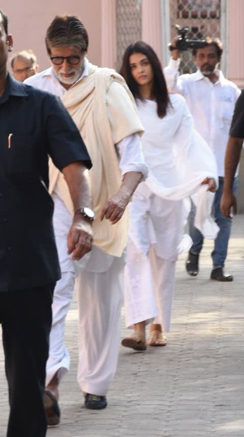 Aishwarya Rai Bachchan also present at the funeral.