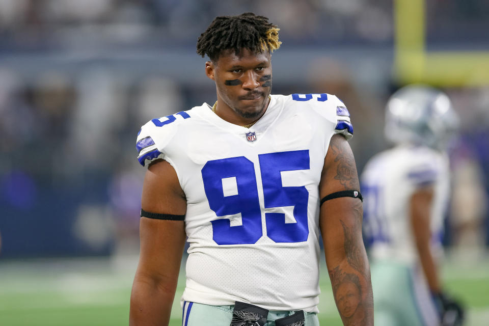 ARLINGTON, TX - OCTOBER 14: Dallas Cowboys defensive tackle David Irving (95) paces the sideline prior to the game between the Jacksonville Jaguars and Dallas Cowboys on October 14, 2018 at AT&T Stadium in Arlington, TX. (Photo by Andrew Dieb/Icon Sportswire via Getty Images)