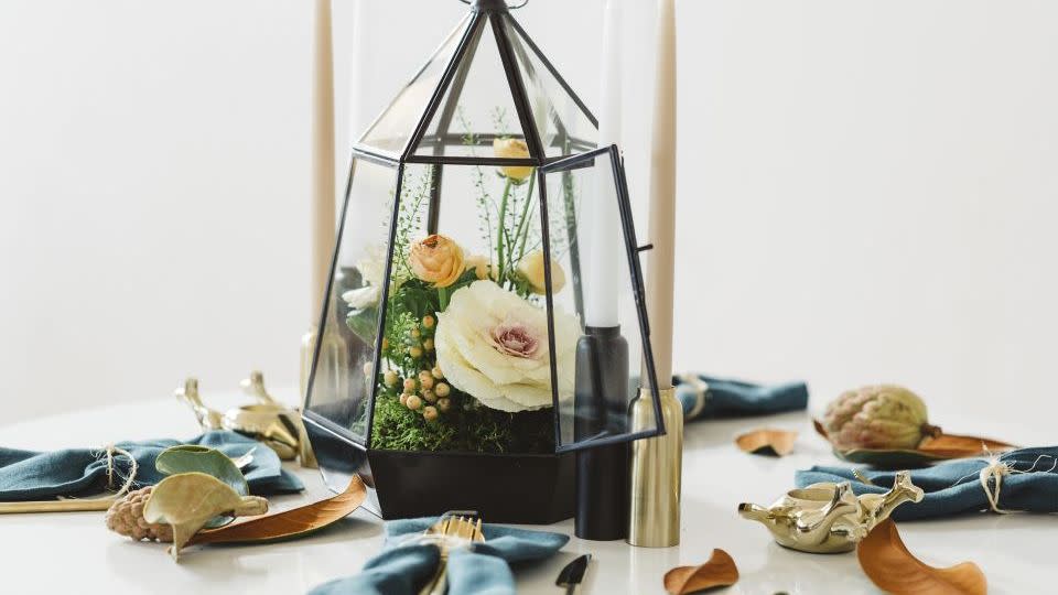 floral terrarium thanksgiving centerpiece