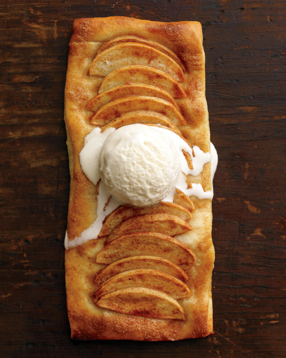 Individual Cinnamon-Apple Tarts