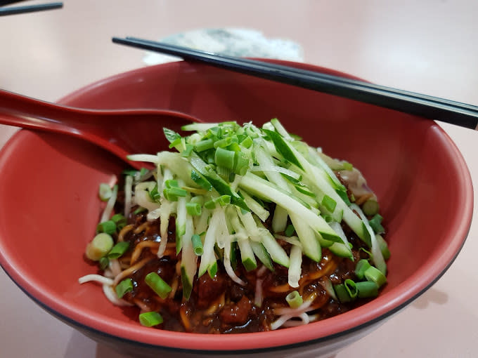 Yuhua Market & Hawker Centre - Spicy Noodles