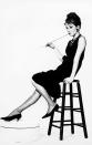 <p>La petite robe noire, créée en 1926 par Coco Chanel, devient une tenue culte dans les années 60 grâce au film <i>Diamants sur canapé</i> ! </p><p>Crédit photo : Getty Images</p>