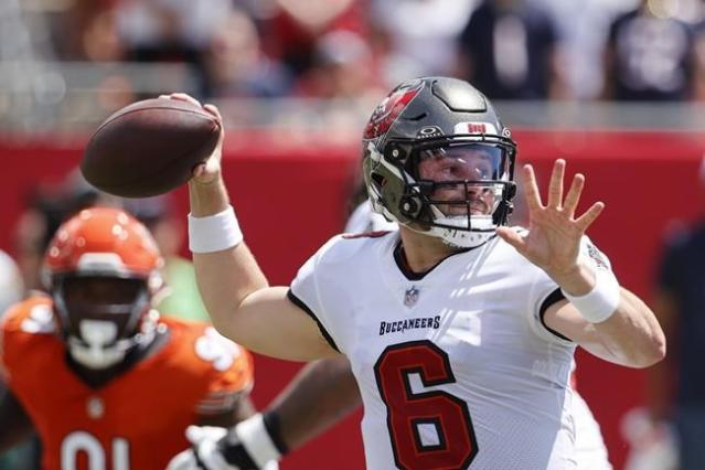 Eagles vs. Buccaneers Predictions, Picks, Odds Today: Jalen Hurts and Baker  Mayfield Each Looking for 3-0 Start