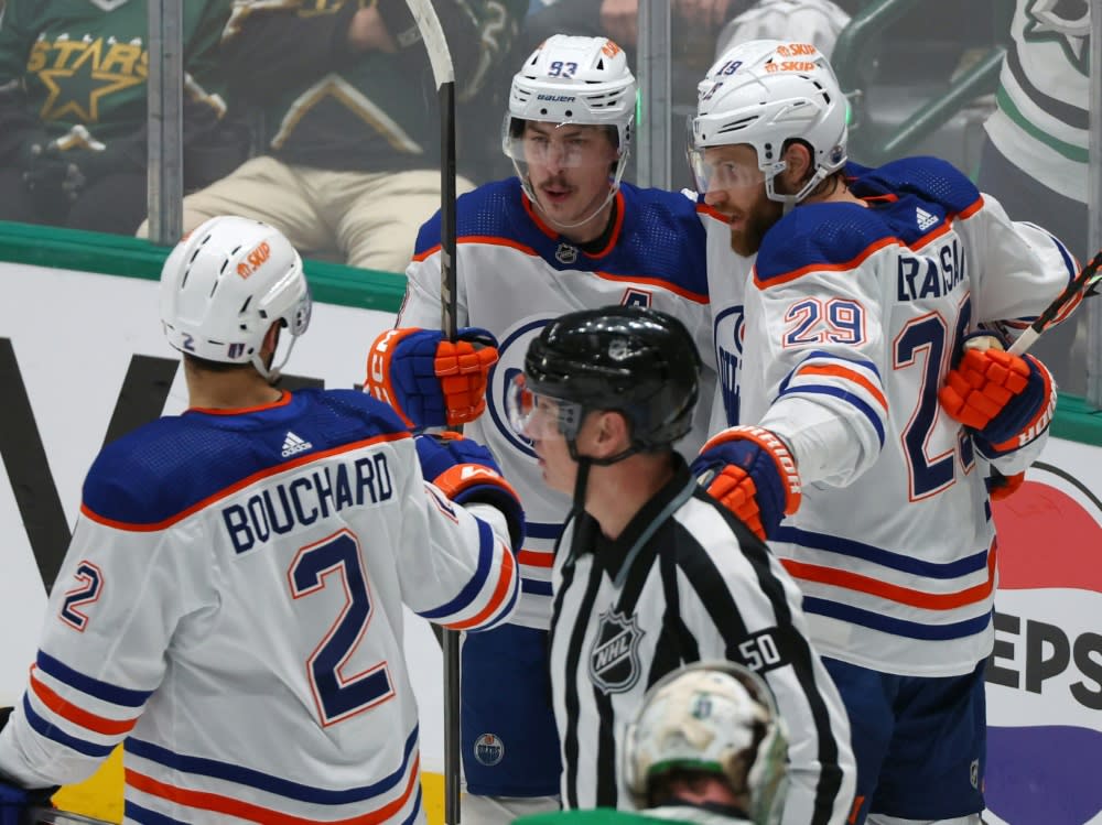 Jubel in Dallas: Leon Draisaitl (r.) und die Oilers (Richard Rodriguez)