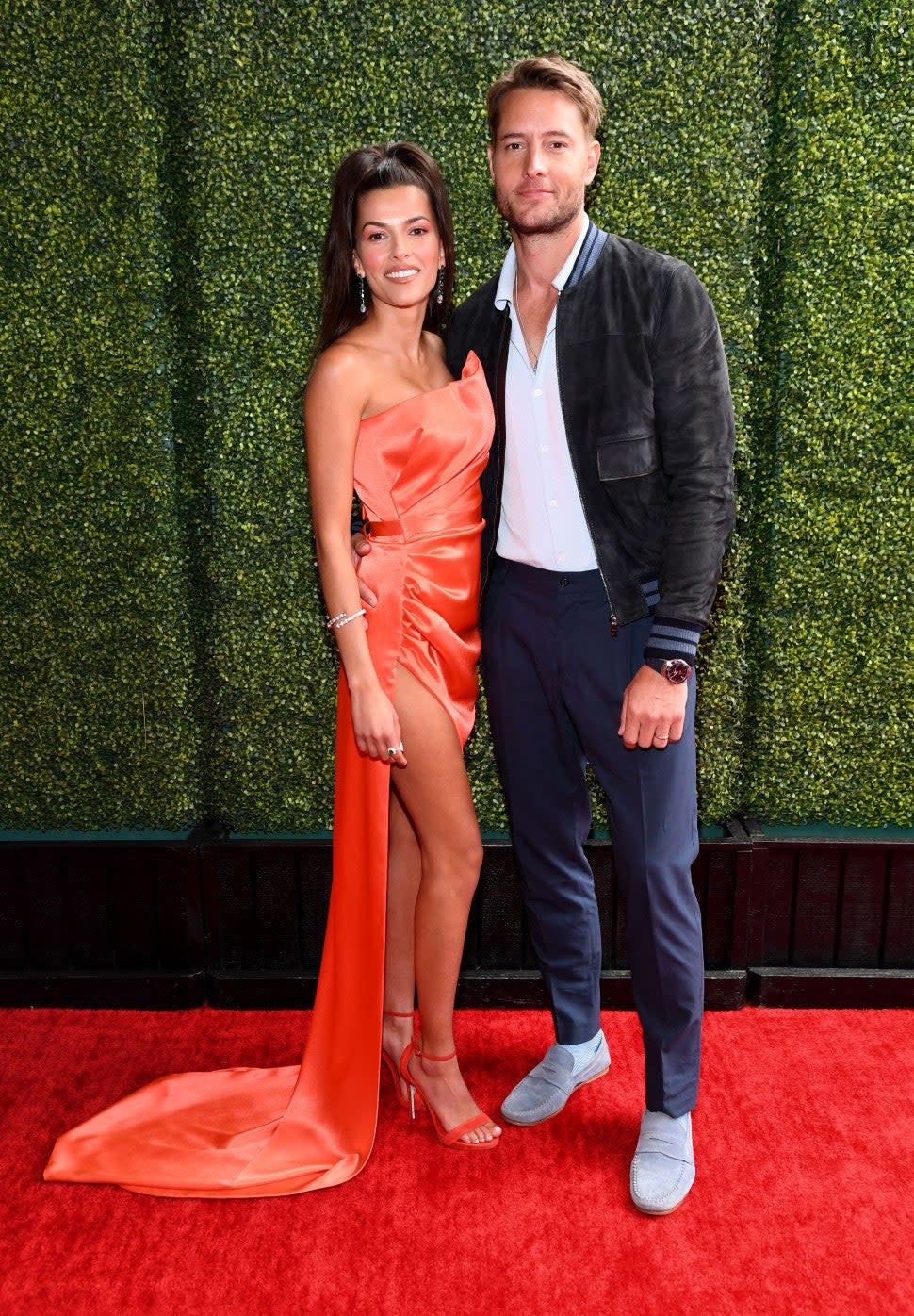 Sofia Pernas and Justin Hartley attend the 2021 MTV Movie & TV Awards at the Hollywood Palladium on May 16, 2021 in Los Angeles, California.